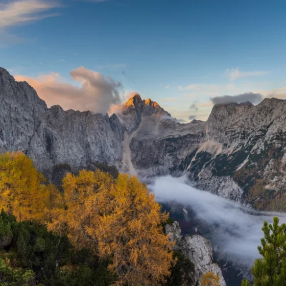 prelaz vršič Pomena načrtovanja poti vnaprej ne gre podcenjevati. Razdalje in višinska razlika so lahko zavajajoče, pokritost z mobilnim signalom pa je v mnogih delih parka omejena. Načrtovanje realističnih poti, zadosten čas in poznavanje možnosti izhodov lahko znatno izboljšajo varnost in užitek.